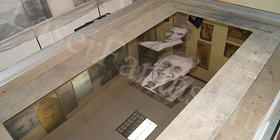 Гравировка портретов 470х650 мм на бронзовом стекле с титановым напылением ( 940х2210х6 мм) Александров и Орлова