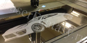 Фото автомобиля Porsche на настенном зеркале бронзового цвета: 1485 х 585 х 4 мм.