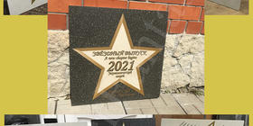 В 2021 году - традиция выпускных классов - закладка звёзд на школьную аллею