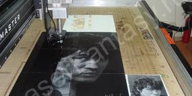 В.Цой. Портрет. Мрамор. Гравировка по камню фото. Услуги лазерной гравировки. не Пескоструй