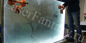 Политическая карта Мира на стекле, с лазерной гравировкой, подсветкой, в раме: 1800х1100х8мм