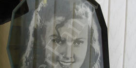 Лазерная гравировка внутри триплекса. Толщина кристалла 4 см