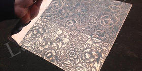 Шкафы с зеркалами фото. Ажур на зеркале. Пескоструйный рисунок на зеркале.