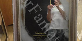 Зеркало в багете в подарок. Зеркало с гравировкой.