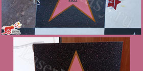 На новом ярко-розовом керамограните изготовление именной звезды группы Pizza для ТЦ Красная площадь в Краснодар