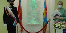 Стеклянное настенное панно 800х2000х10мм с изображением и подсветкой